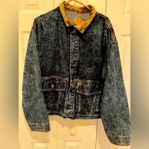 Levi’s - Distress Denim Jacket